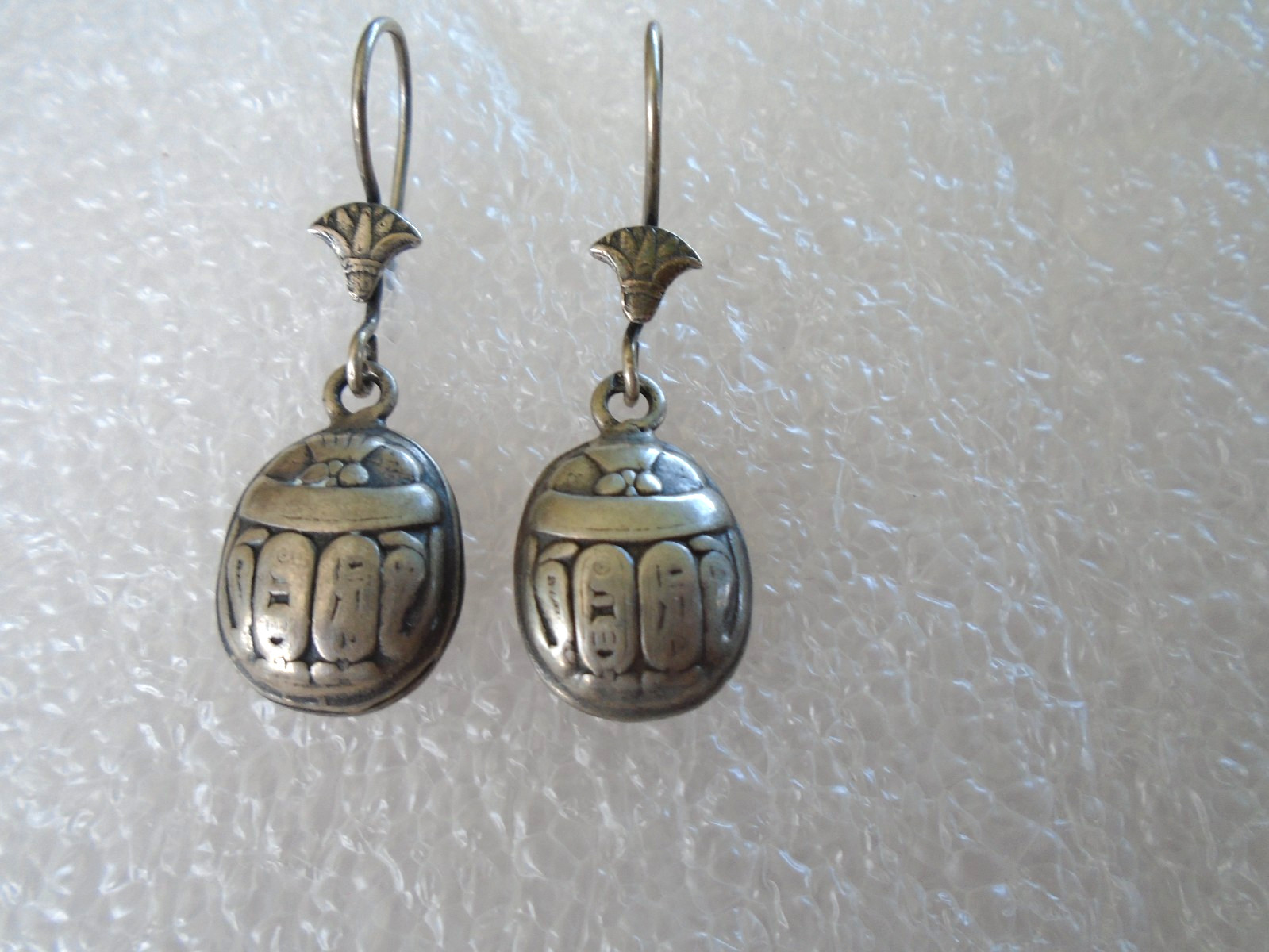 VINTAGE STERLING SILVER EGYPTIAN HEIROGLYPHICS SCARAB BEETLE DANGLE EARRINGS