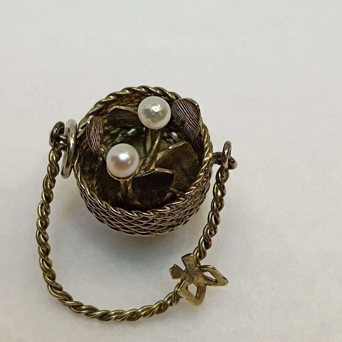 Vtg Wells Sterling Flower Basket Charm 3D Pearl Flowers Leaves Handle Bow