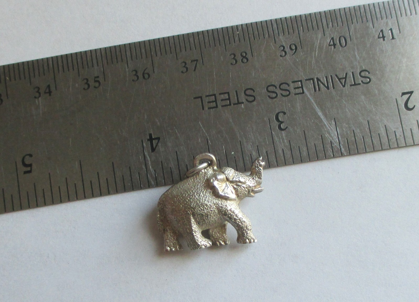 8.4g HEAVY VINTAGE 3D STERLING SILVER LUCKY ELEPHANT CHARM GOOD LUCK