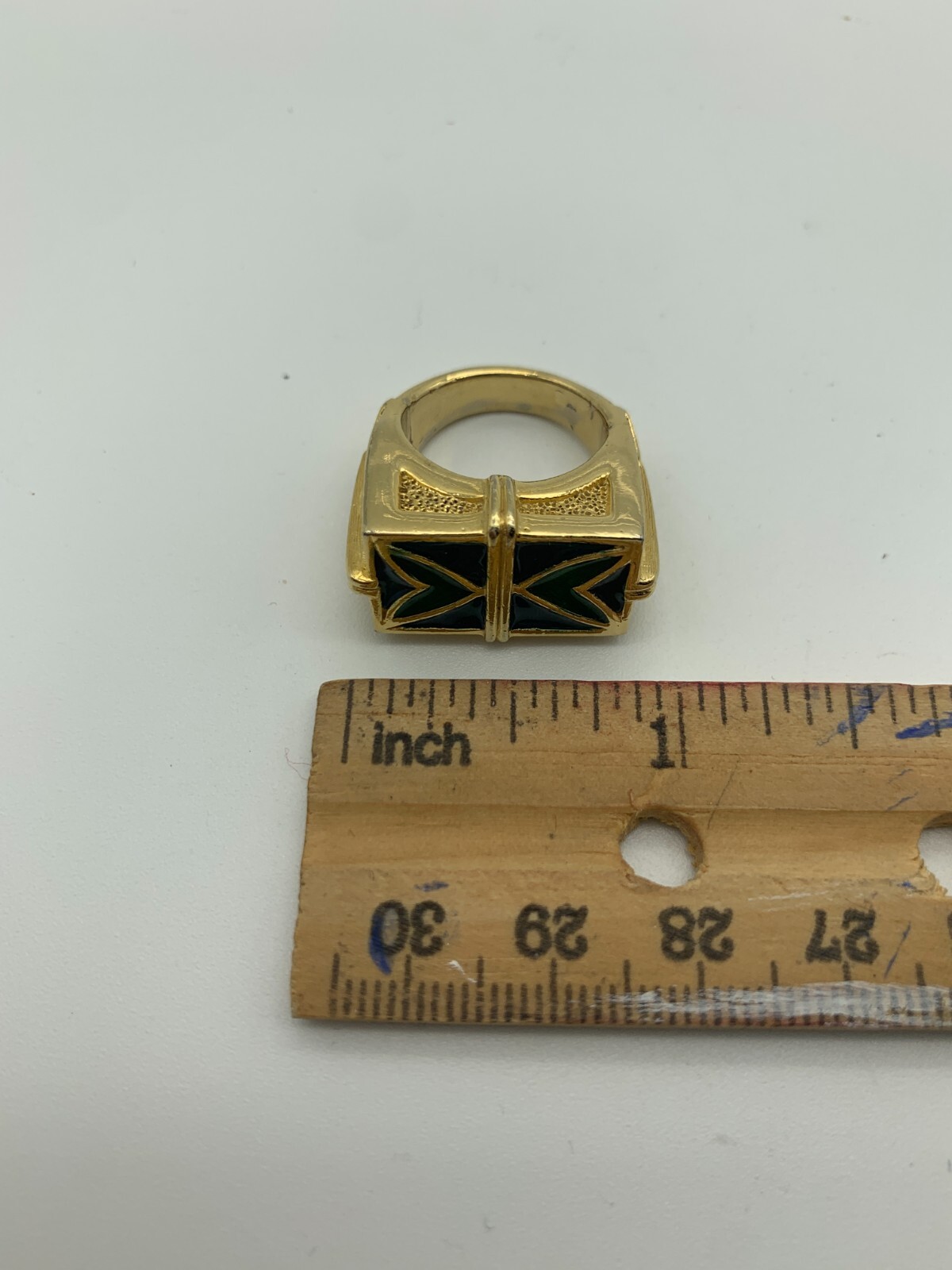 POLCINI Ring Vintage Enamel Heart Cocktail Costume Brushed Metal Gold Tone