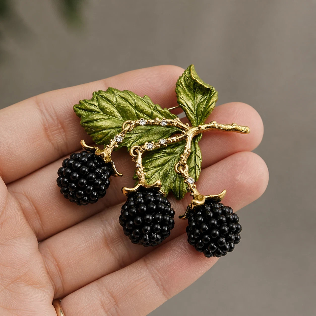 Elegant Vintage Blackberry Brooch Pin Rhinestone Crystal Gold Leaf Women MEN GIF