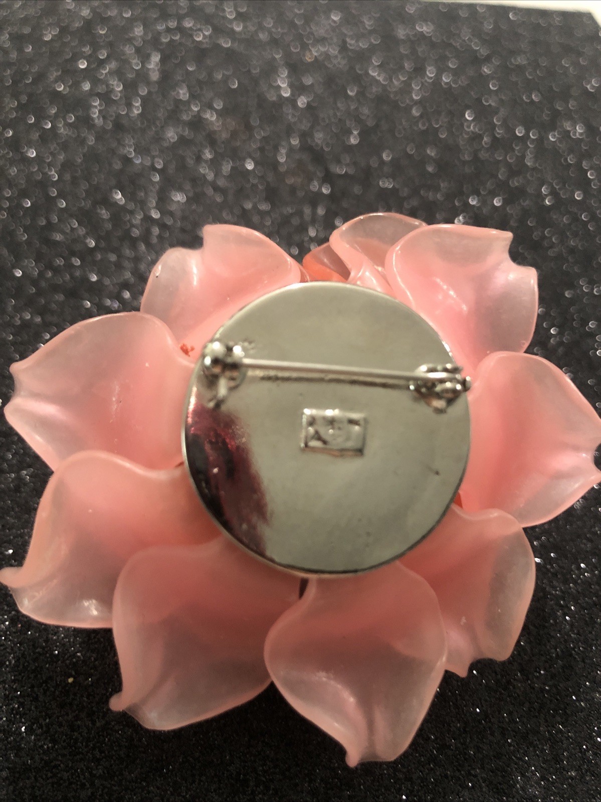 GORGEOUS VINTAGE CELLULOSE FLOWER 1940’S RHINESTONES ACETATE BROOCH