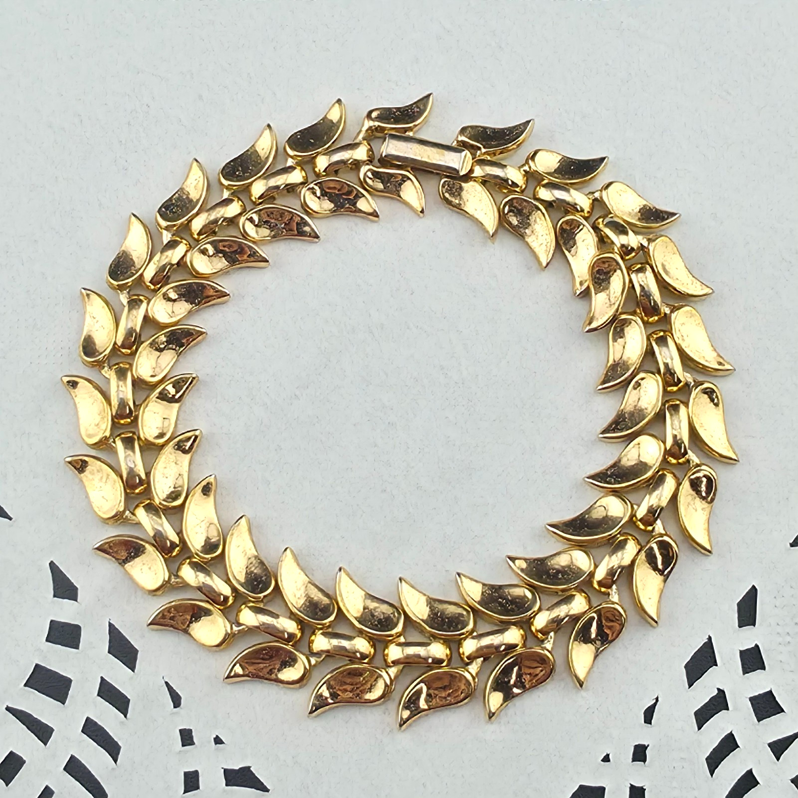 Vintage Crown Trifari Pat Pend Alfred Phillipe Gold Leaf Chain 7″ Bracelet