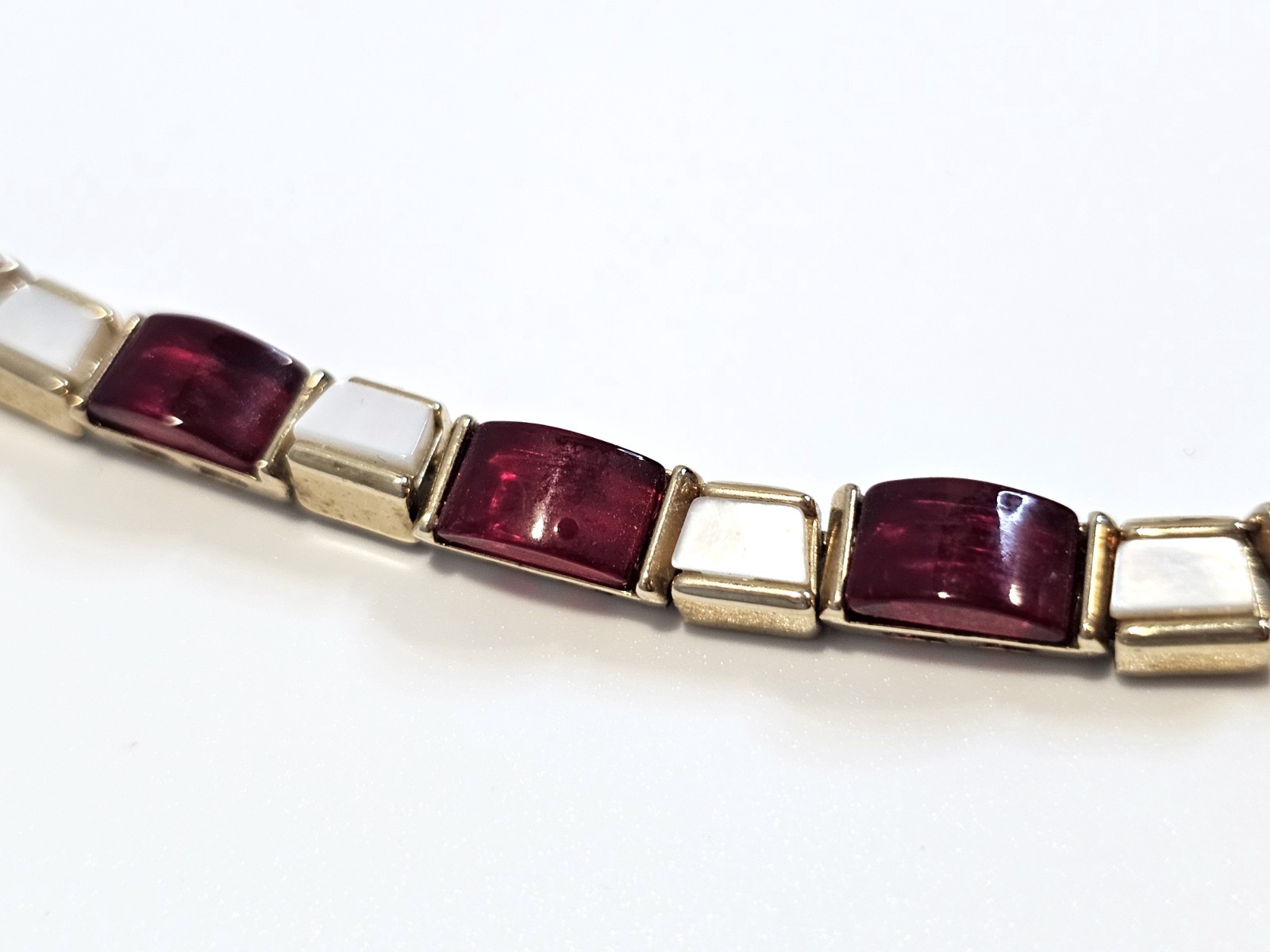 Monet red and white collar necklace mother of pearl gold tone