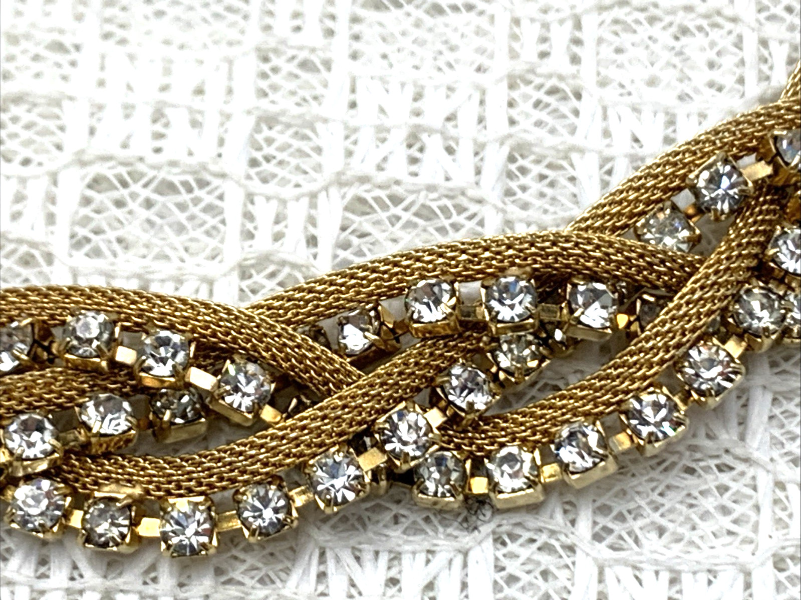 BRAIDED Goldtone Mesh & Clear Rhinestone 15″ Necklace & 1-1/4 x 1″ Clip Earrings