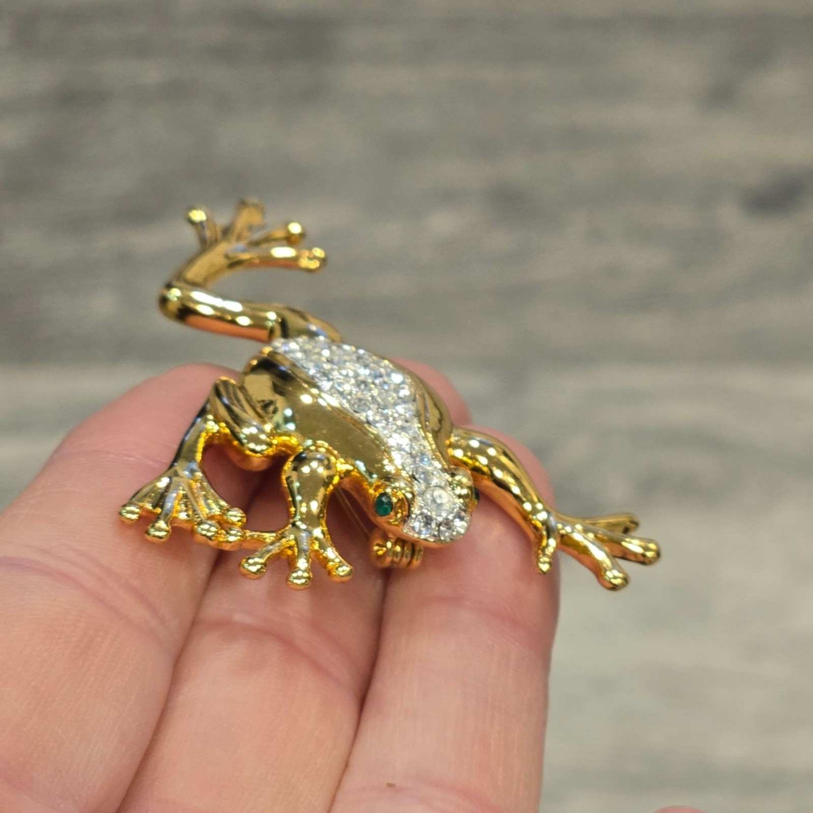 Vintage tree Frog Brooch Rhinestone Pavé Green Eyes Statement Costume Jewelry