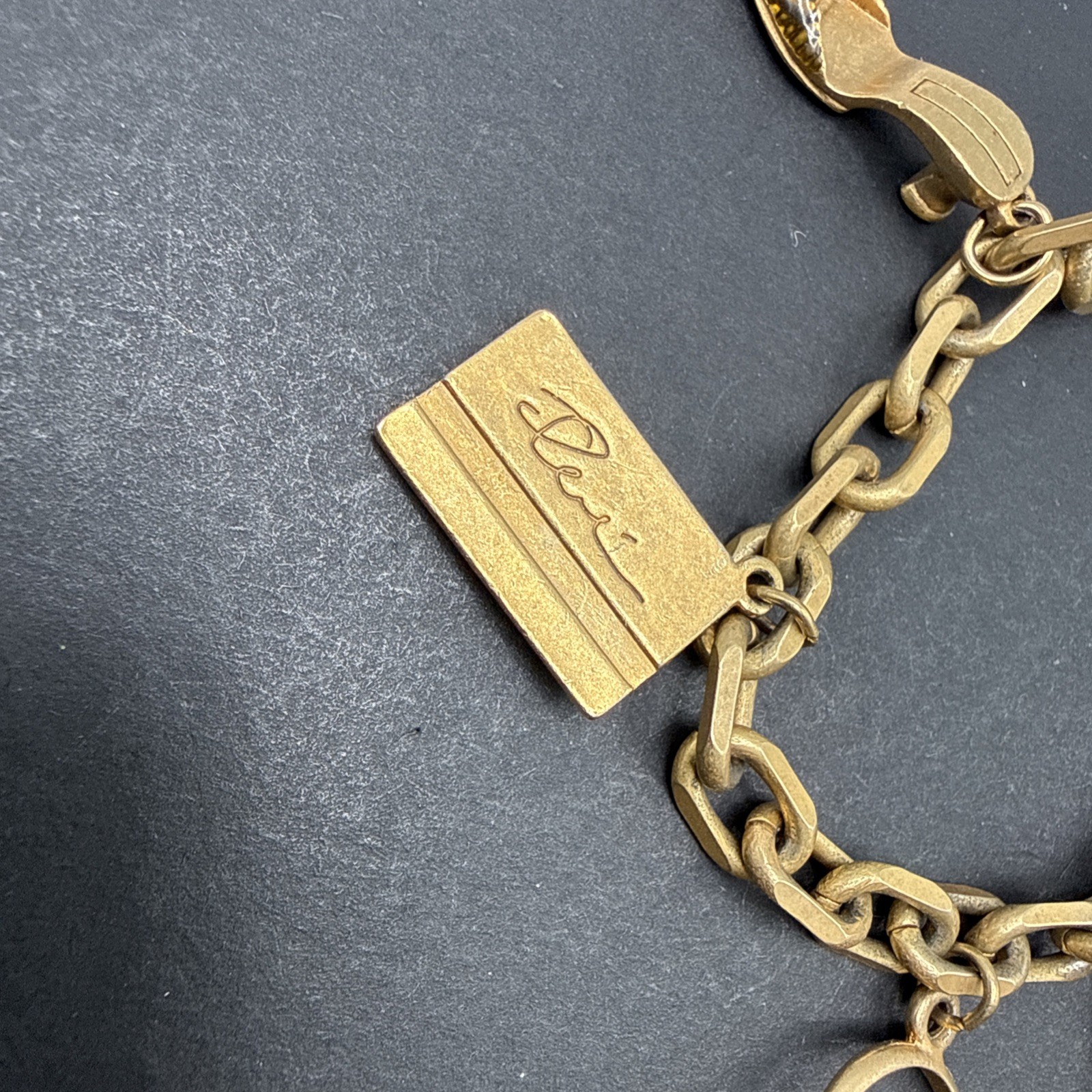 Avon Signed Vintage Charm Bracelet Gold Tone 6.5” C31