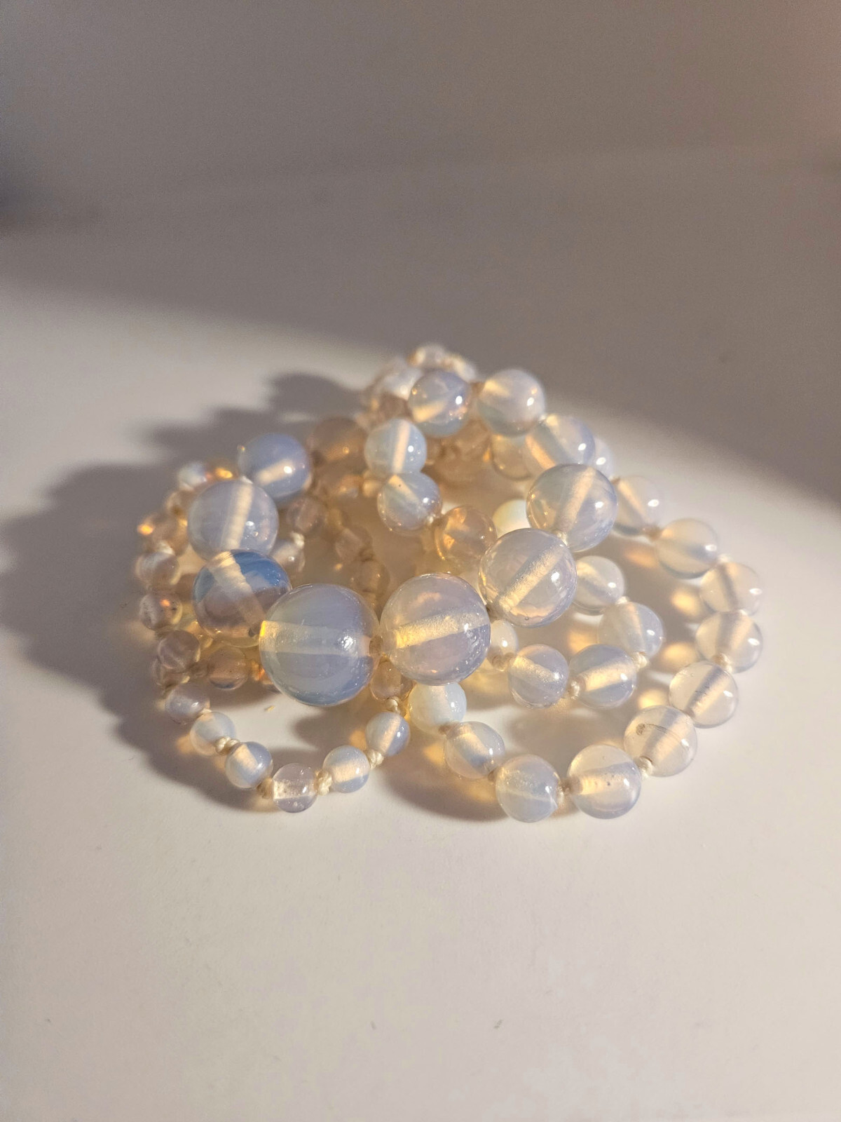 Antique Vintage OPALINE OPALESCENT GLASS Graduated BEAD NECKLACE 32″