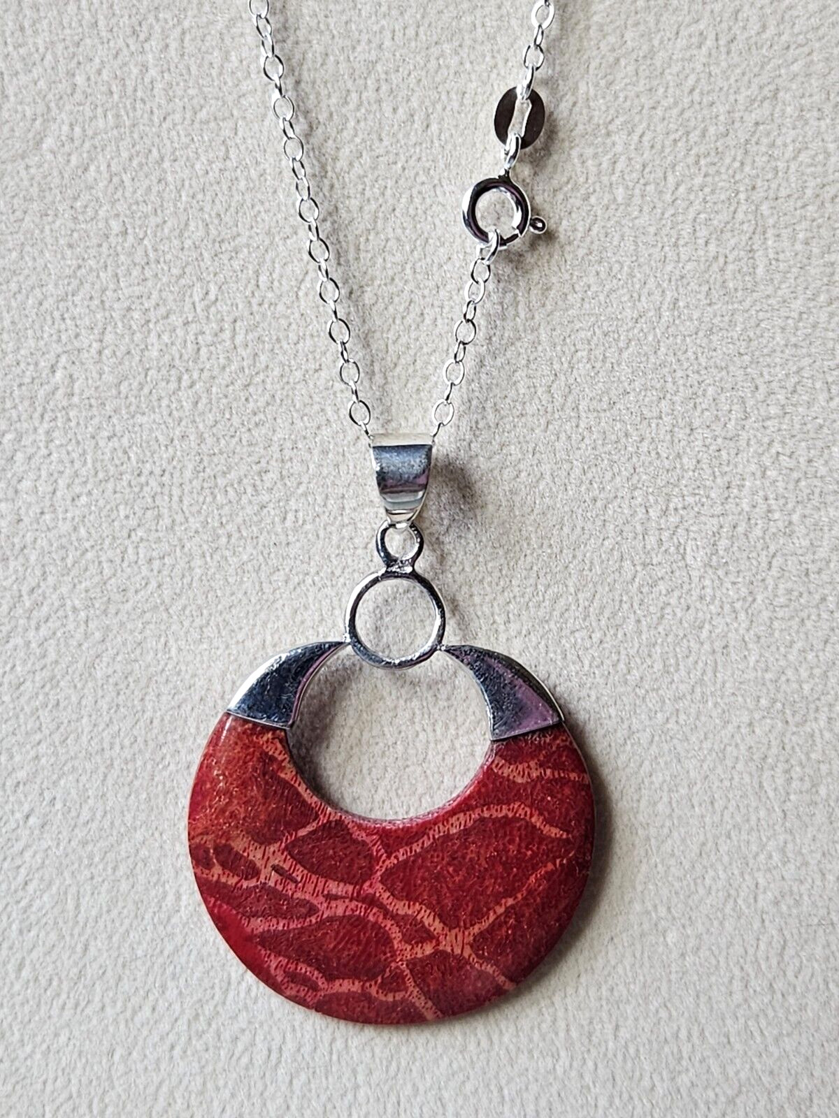 Red Sponge Coral Pendant in Sterling Silver 925 on 20 in. Italian Silver Chain