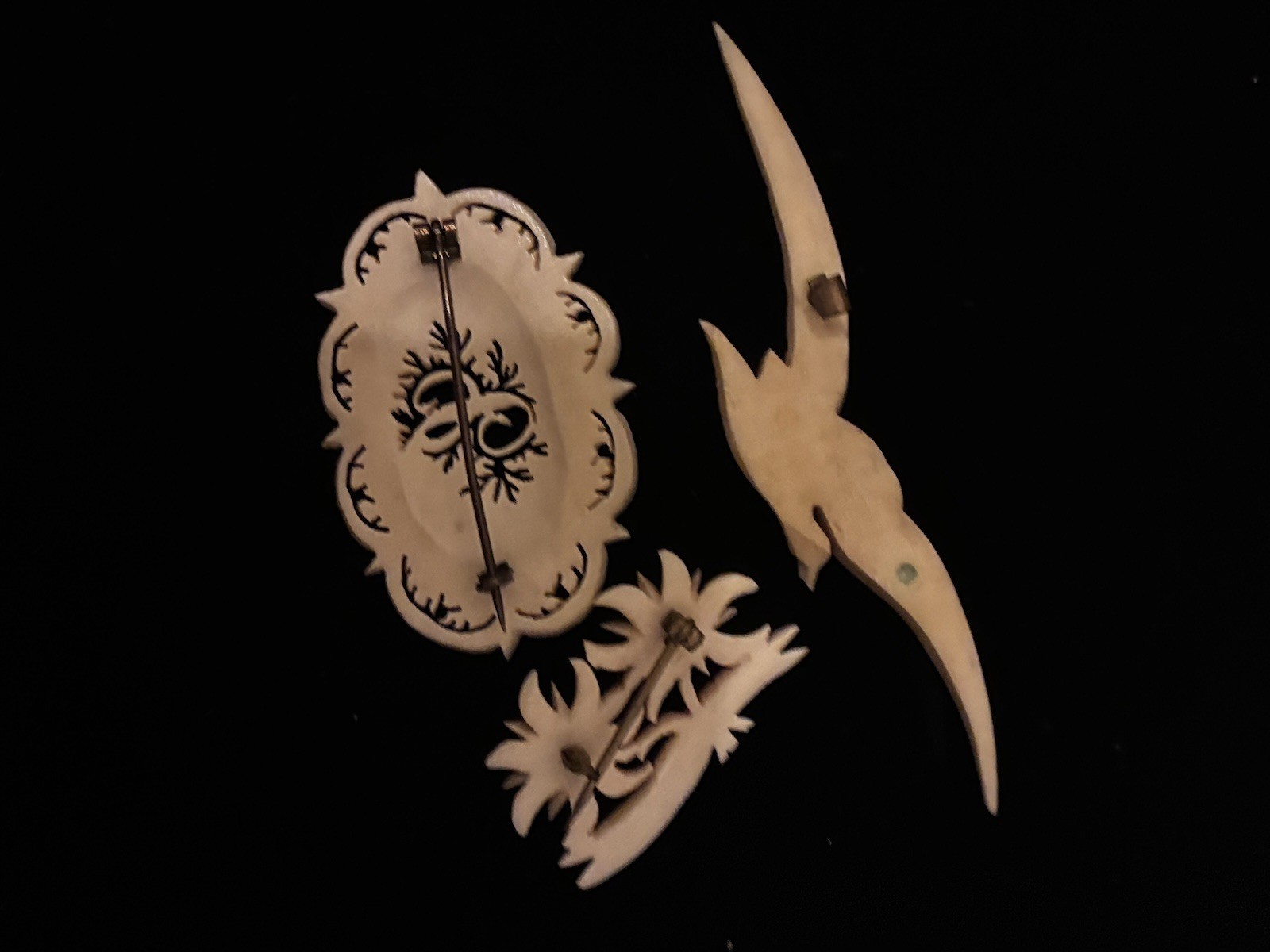 Chinese Export Carved Bovine Bone Brooch Demi Vintage Antique Jewelry