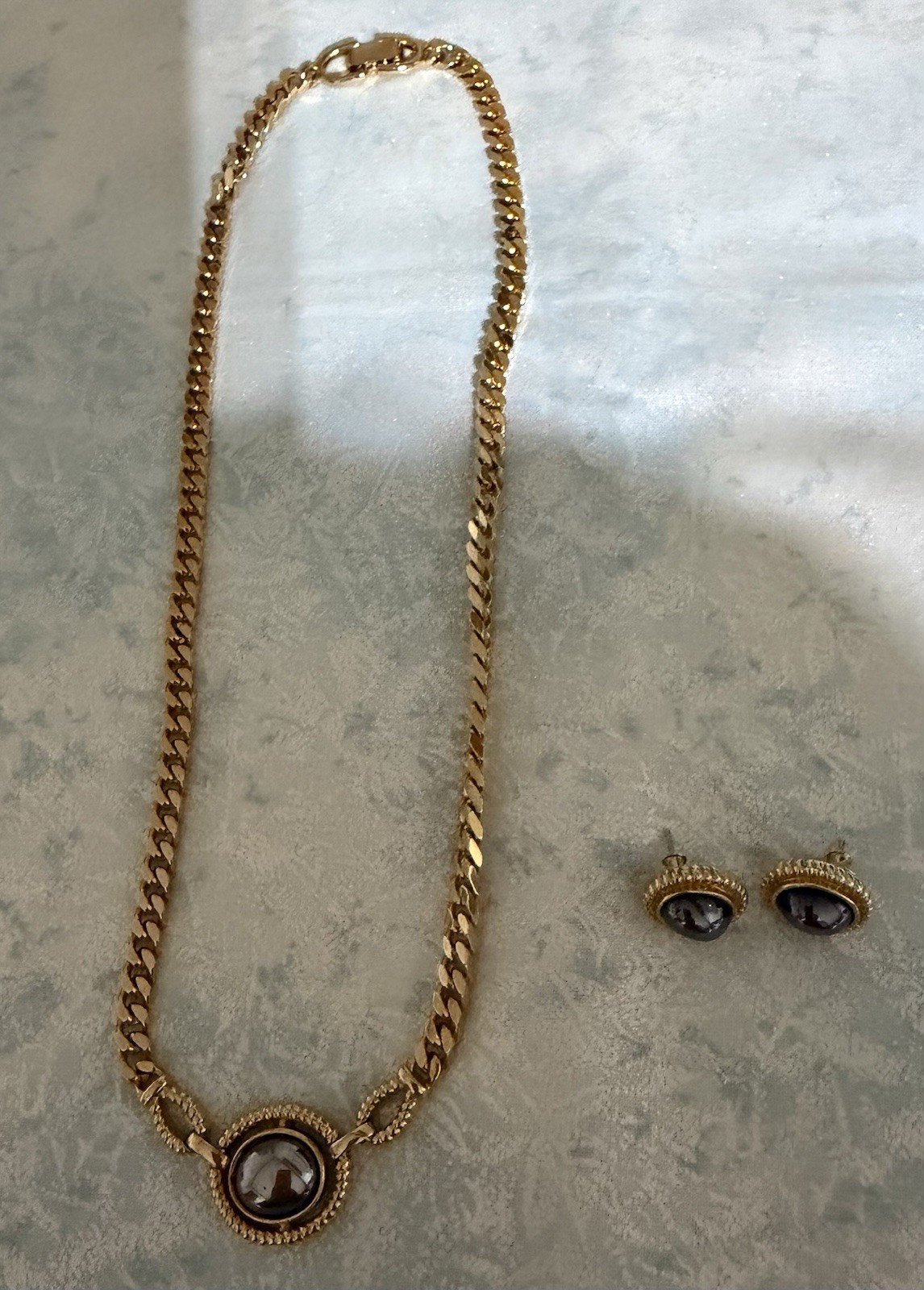 Vintage Avon Louis Feraud Classic 18”Choker Necklace/ Matching Pierced Earrings