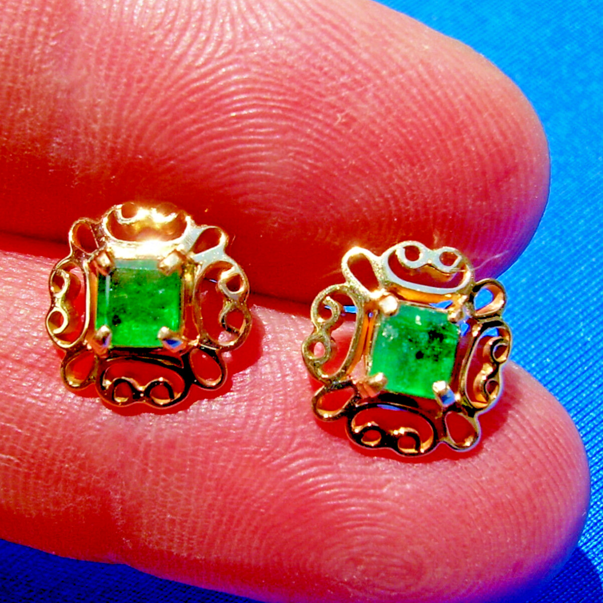 Original EARTH MINED EMERALD Deco Design Earrings Vintage Studs SOLID 14K GOLD