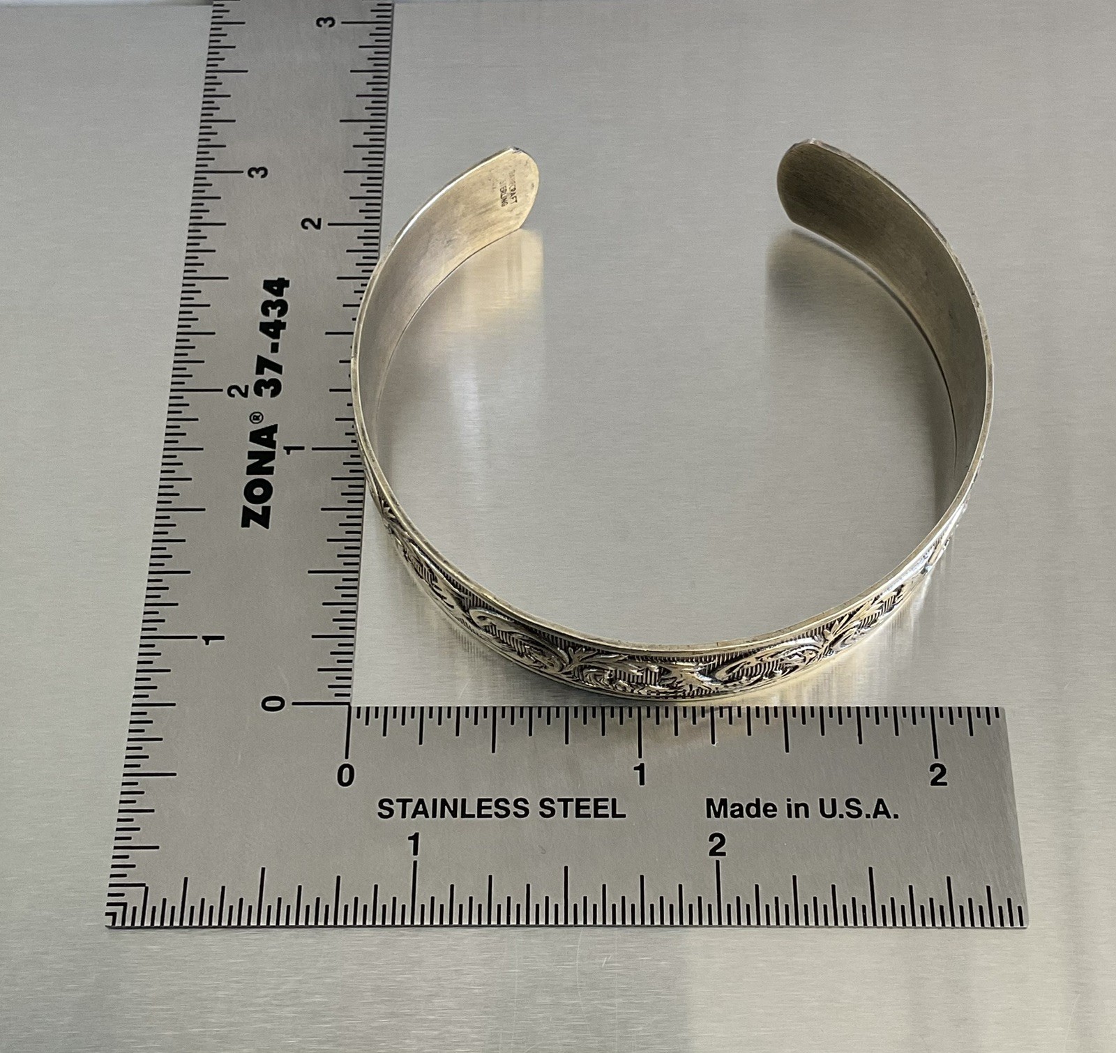 Vintage DANECRAFT Vermeil Sterling Cuff Bracelet Raised Leaf Vine Pattern 6.5″