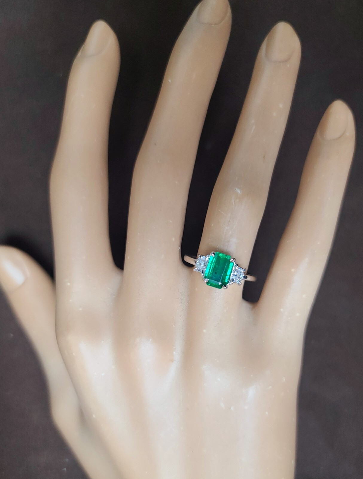 Vintage 14k White Gold Engagement Ring 1.24ct. Natural Green Emerald