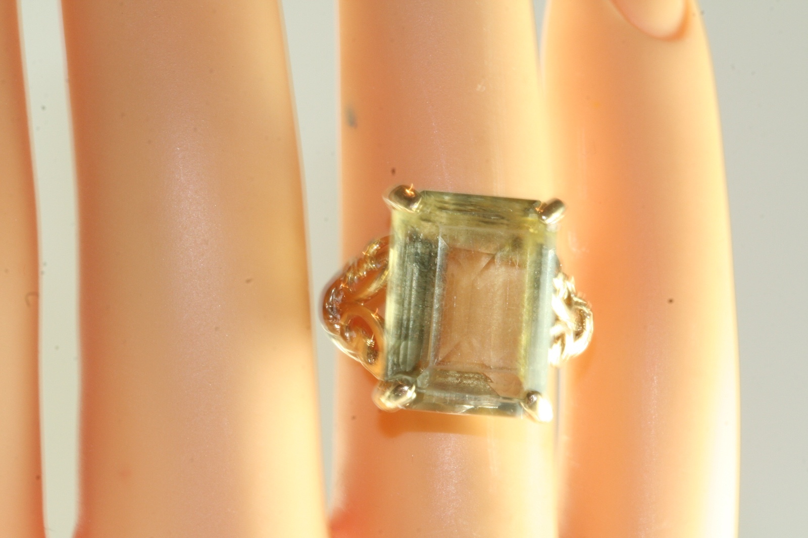 FANCY LARGE 10K LIGHT SMOKY QUARTZ RECTANGLE RING SIZE 4.75 TO 5