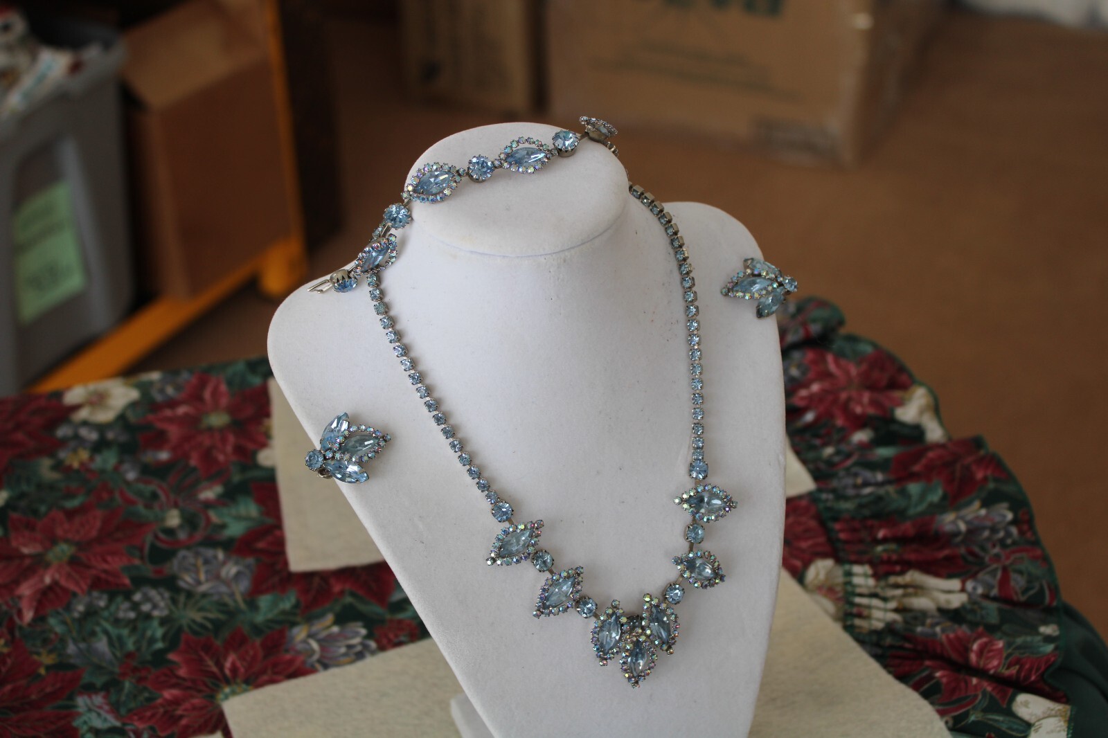 Weiss Vintage Icy Blue Carnival Glass Design Necklace, Earrings & Bracelet Set