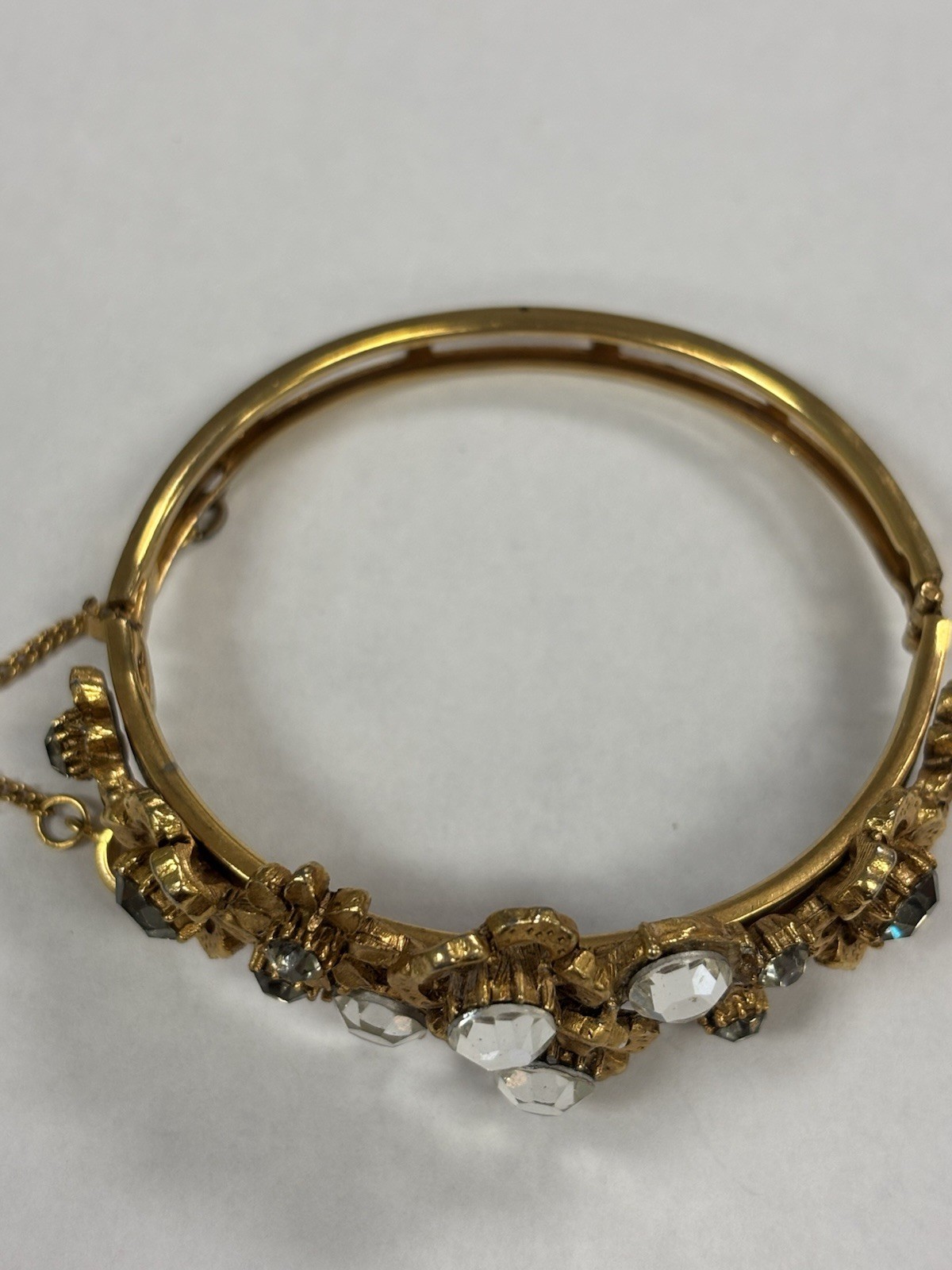 RARE VTG Signed FLORENZA Floral Rhinestone Hinged Bangle Bracelet Gold Tone HTF