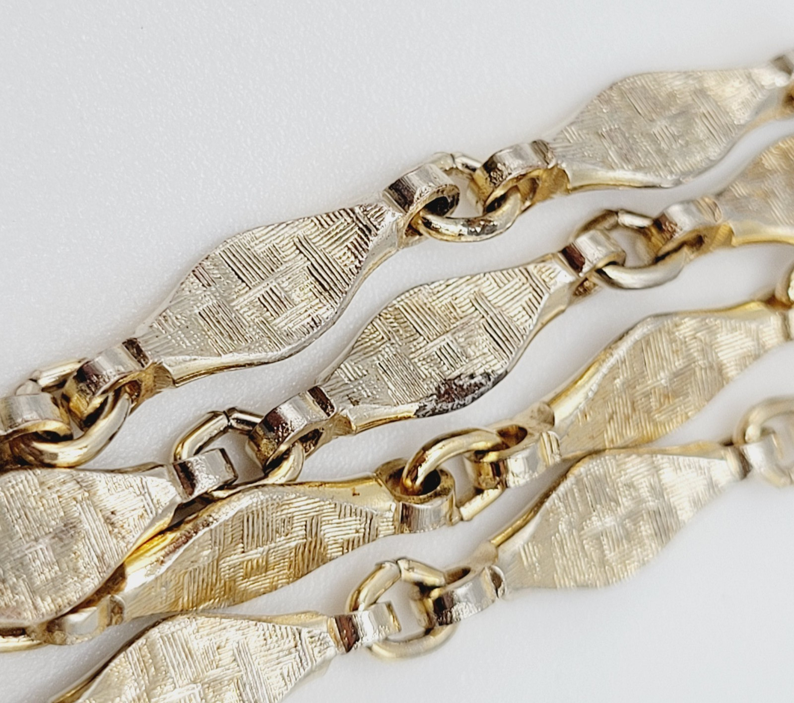 Napier Flapper Length Elongated Textured Link Chain Vtg Necklace Signed 60 Inch