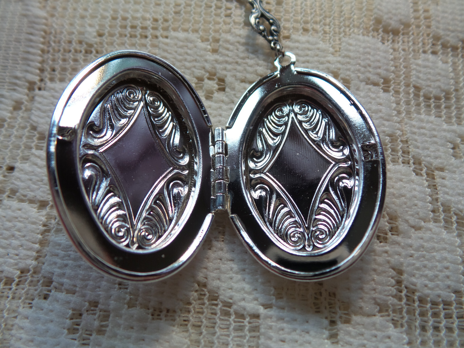 SILVER PLATED FILIGREE VICTORIAN CAMPHOR GLASS LOCKET