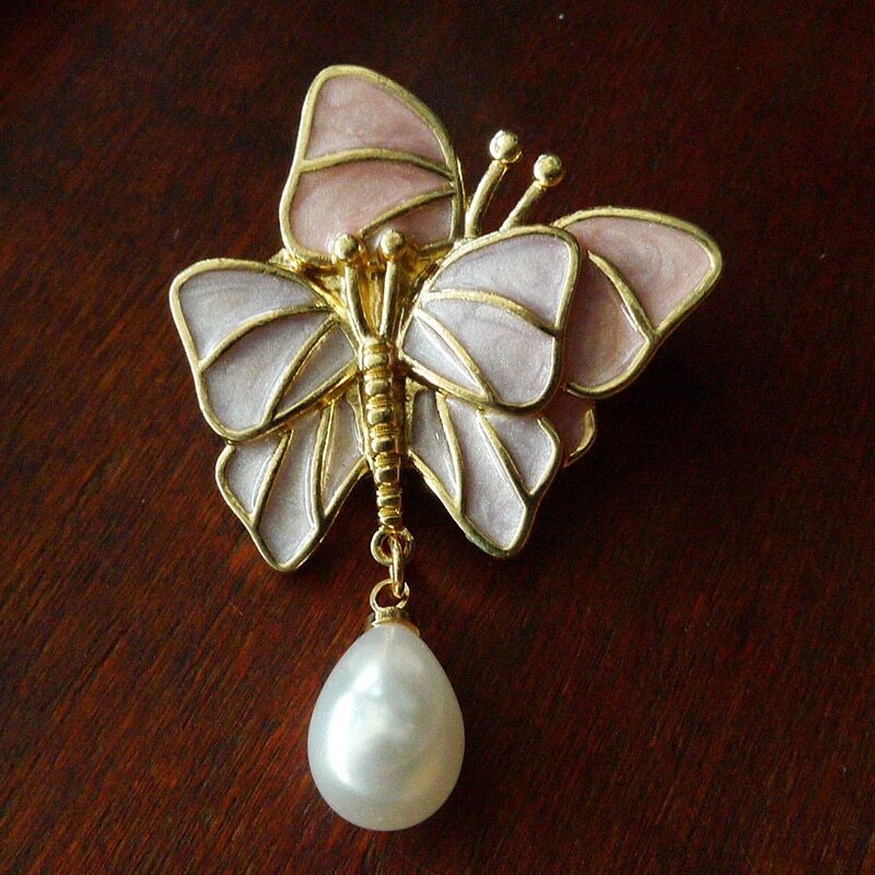 Retro Butterfly Flower Pearl Brooch Antique Engraved Vintage Pins Jewelry