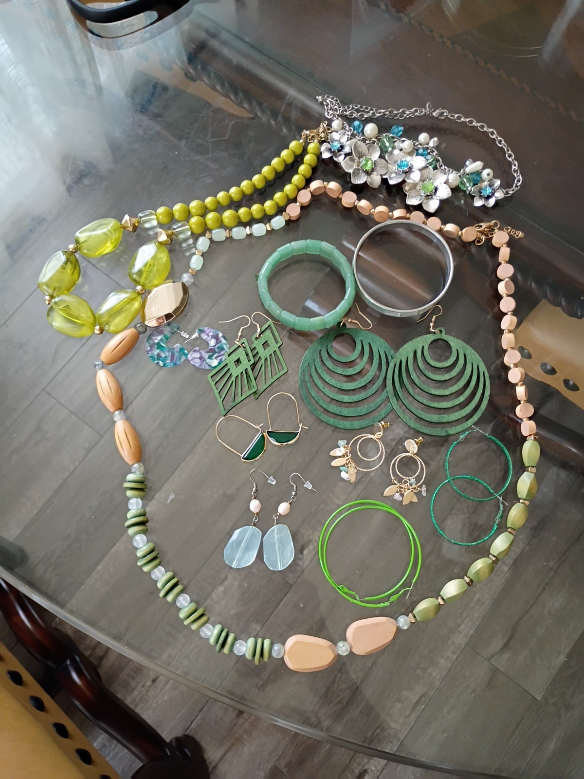 Costume Jewelry: Lot of Green Necklaces Earrings and Bracelets Vintage to Modern