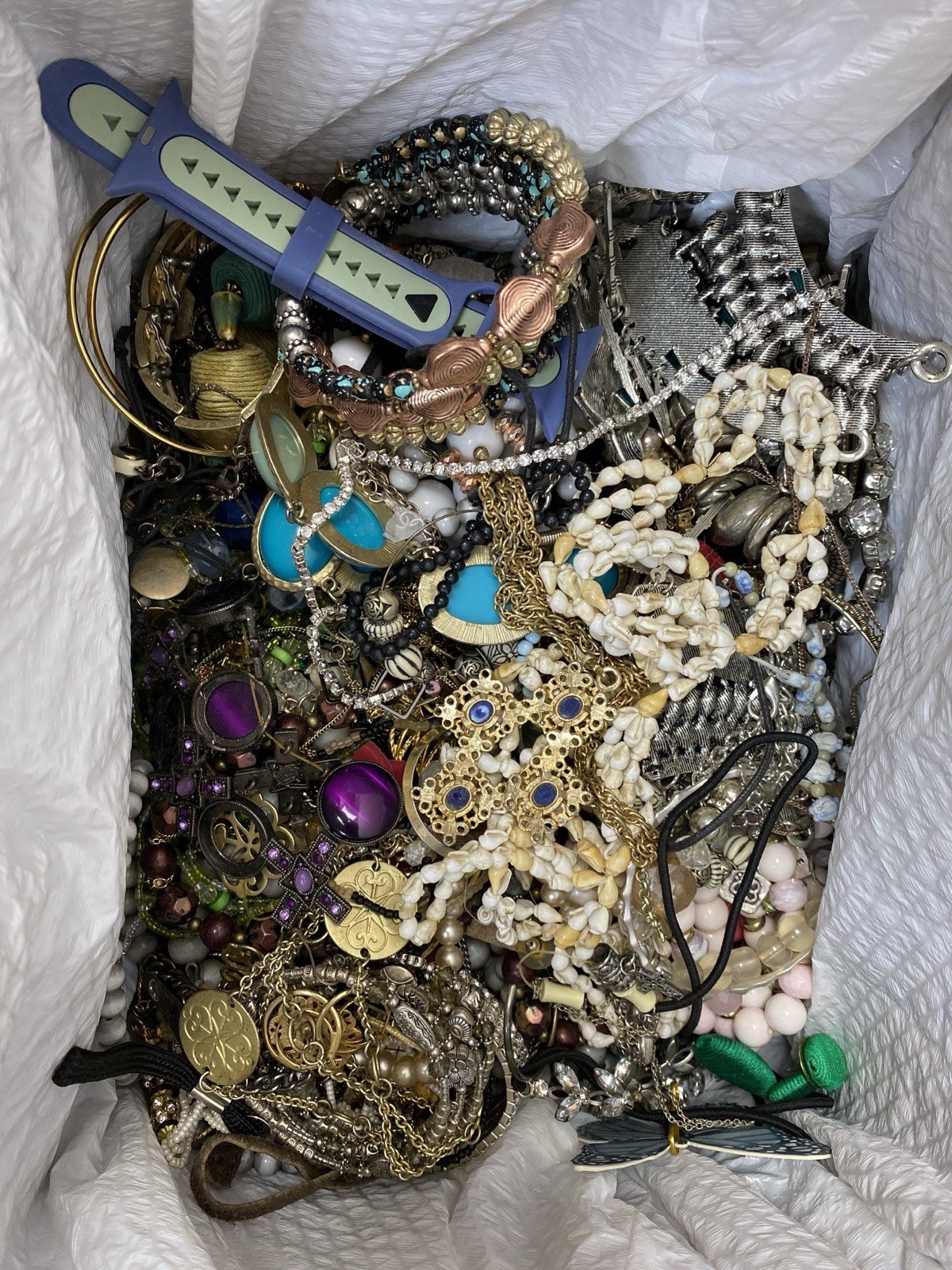 14+ Lb Lot Vintage-Now Costume Junk Jewelry Parts Scrap Beads Earrings Crafts