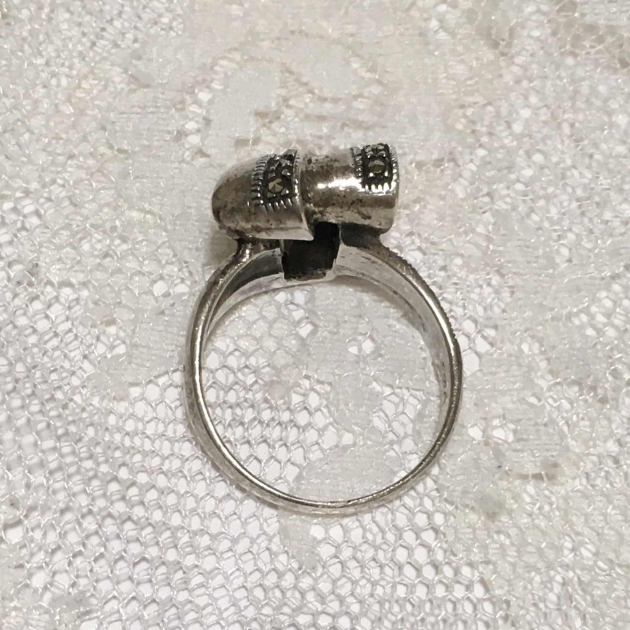 Vintage Sterling Silver Ring Womens Sz 8.25 Ribbon Bow design Marcasite Accents