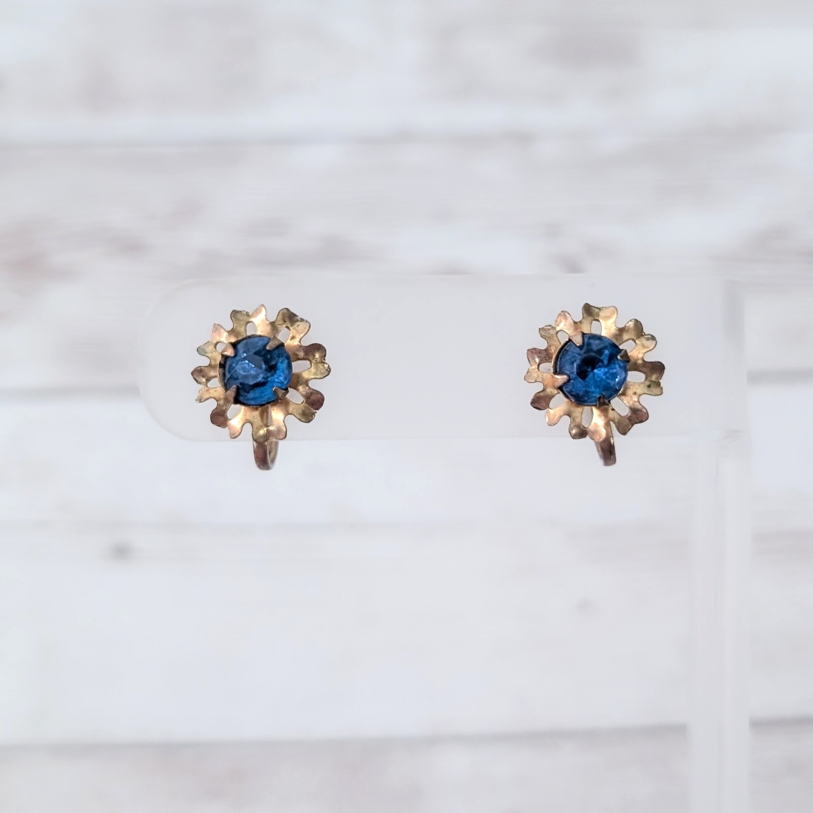 Vintage Screw Back Earrings Blue Gem Flower Like Halo – Fair Condition