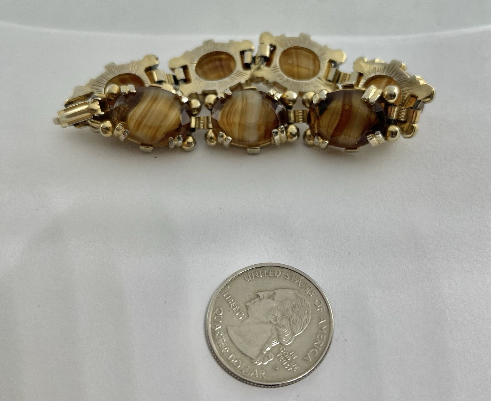 Vintage Mid Century Golden Brown Striped Porphyry Glass Goldtone Bracelet 7”