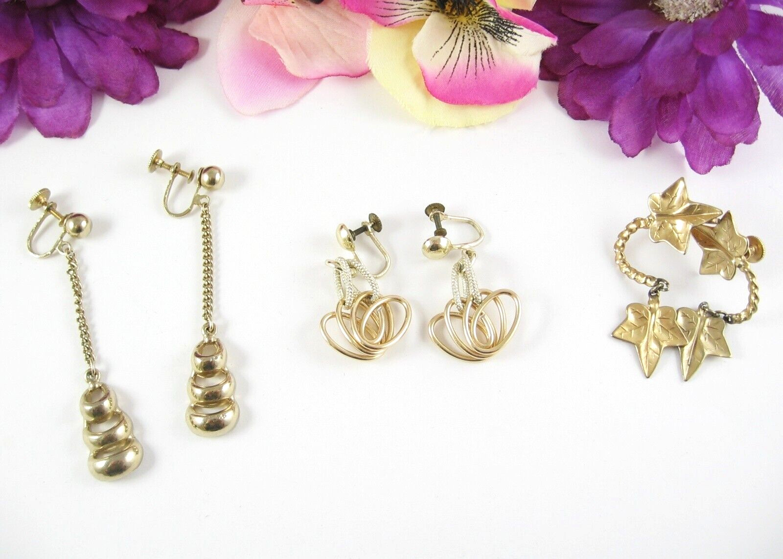 DANGLE GOLDTONE 3 Vintage Pairs EARRINGS Screwbacks Ivy Leaves Ovals 2 5/8″