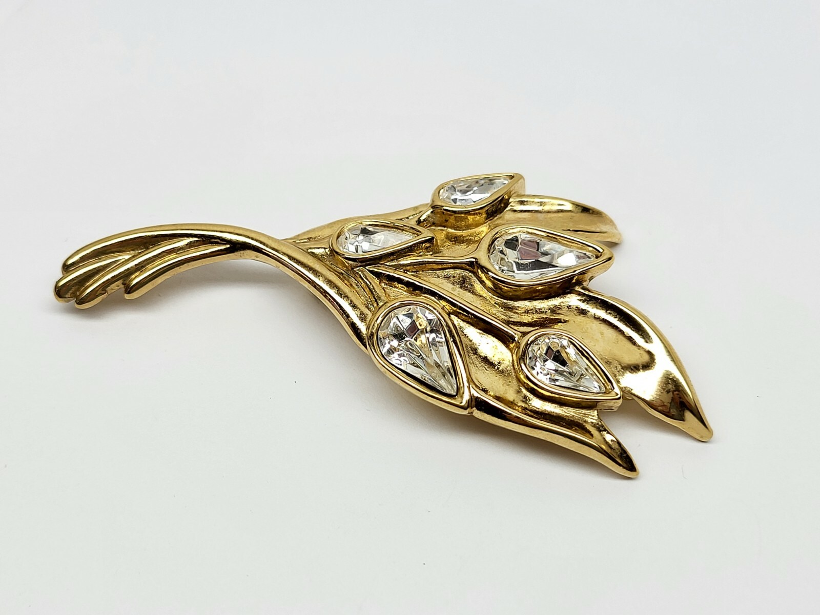 VINTAGE LARGE GOLD TONE CRYSTAL FLOWER BOUQUET BOOCH PIN SIGNED