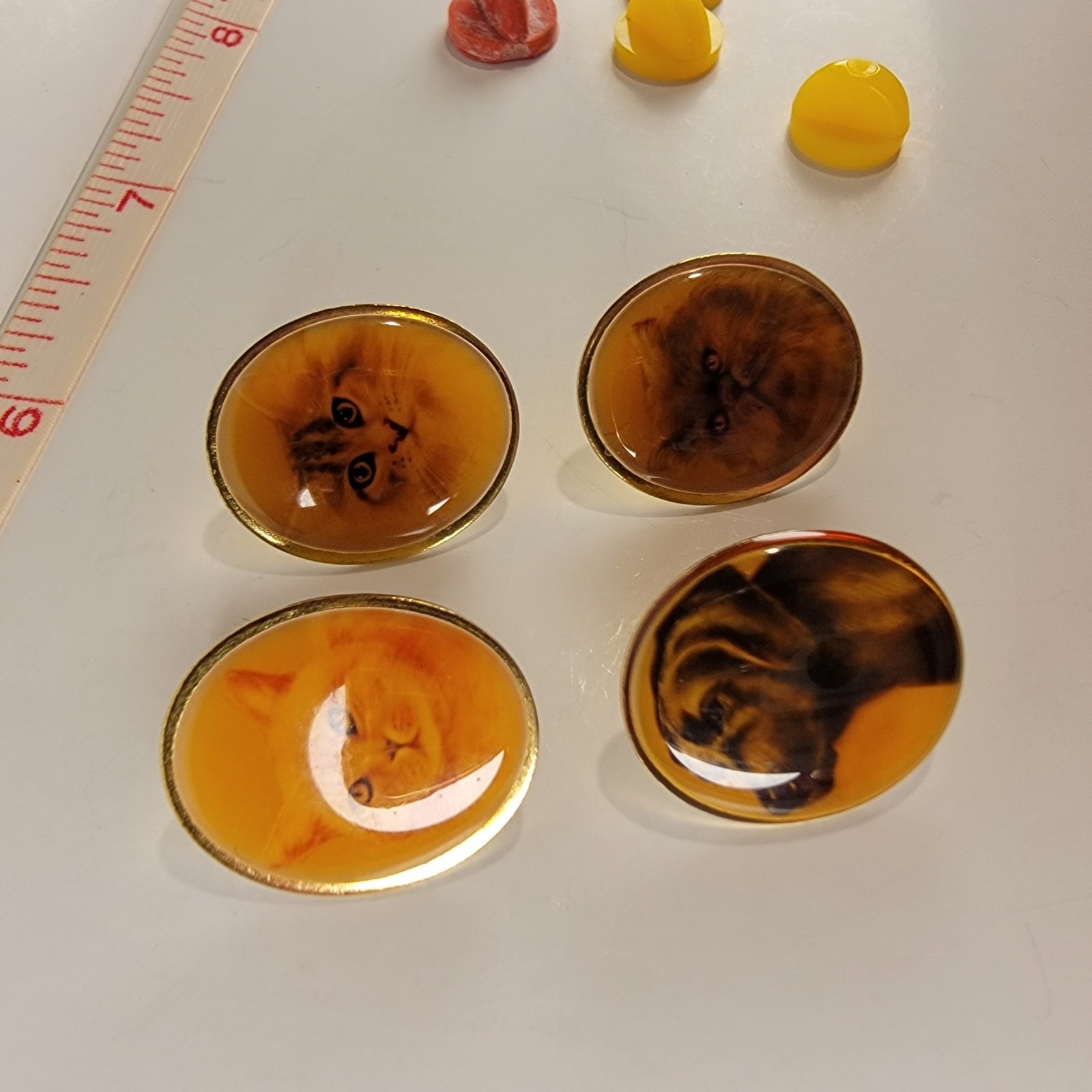 VINTAGE GOLD TONE CAT DOG PORTRAIT LAPEL PIN LOT X4 OVAL ANIMAL PET PINS