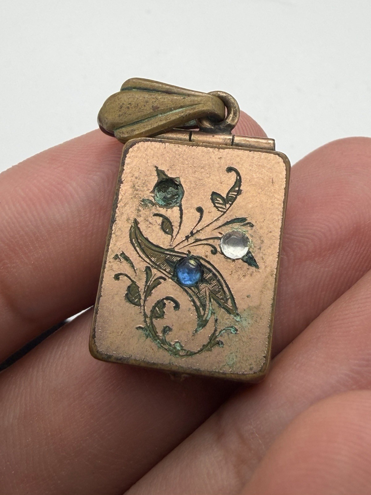 Gold Rolled Squared Victorian Flower Locket