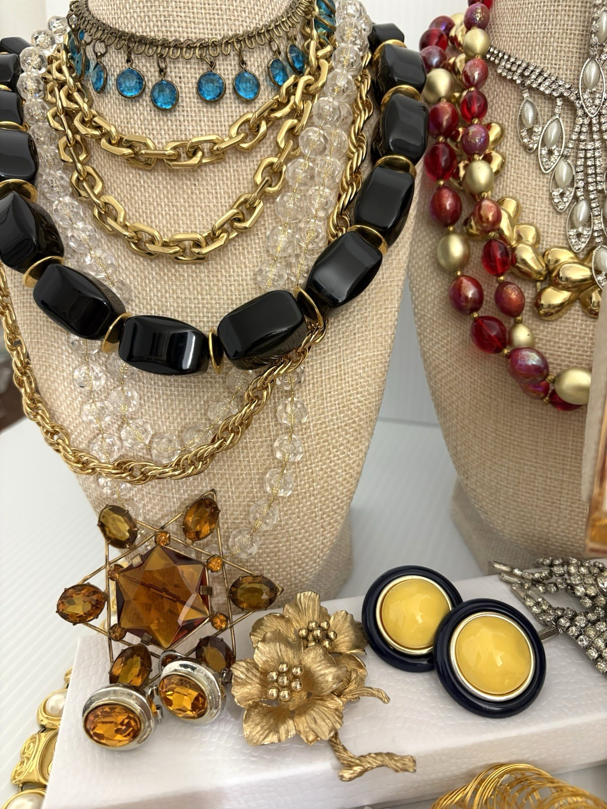 Vintage To Mod Jewelry Lot 81 Pieces Bold Signed Unsigned Designer Mixed Lot