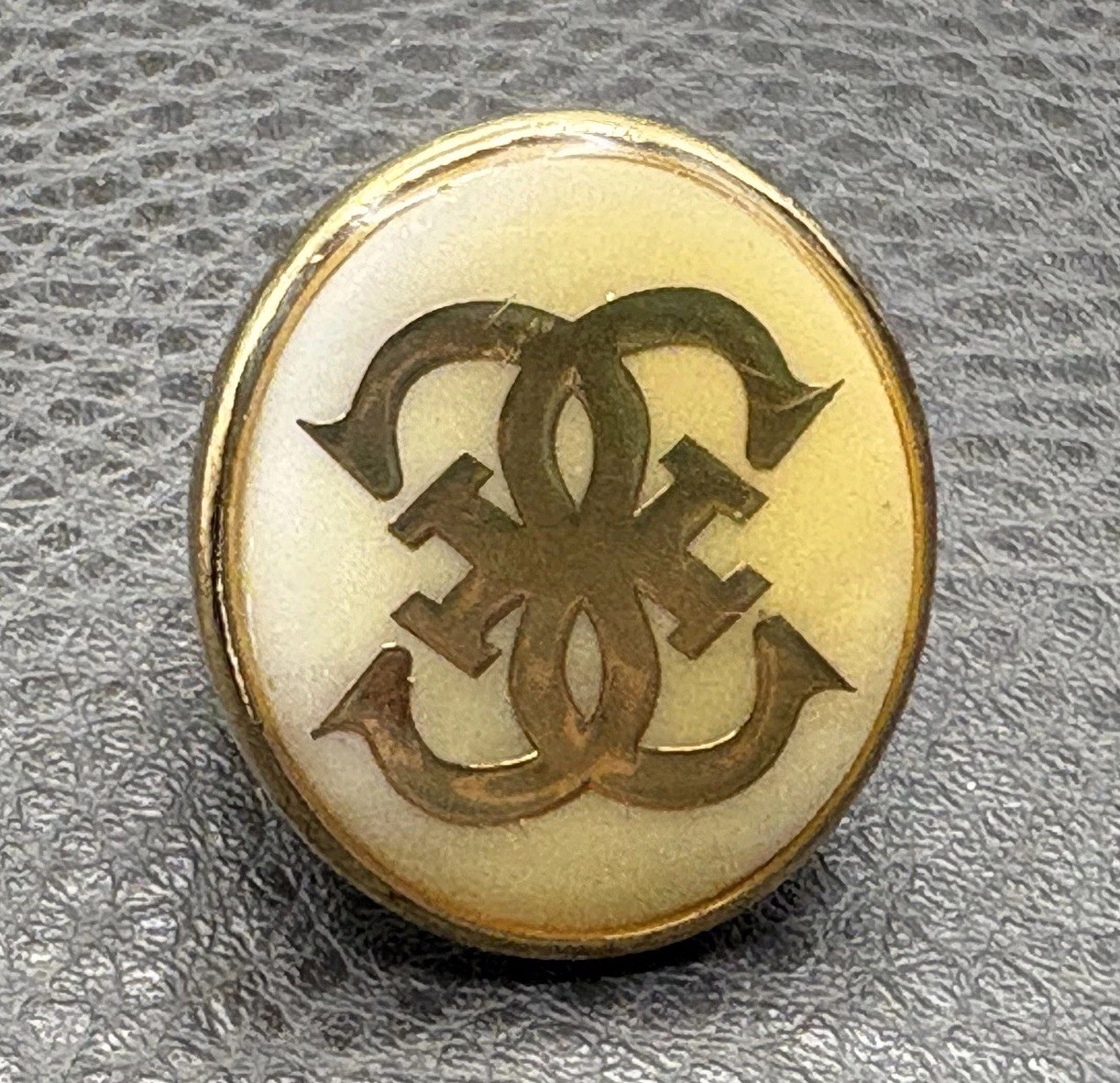 Vintage HUGE Gold Tone Monogram Statement Ring Cream Enamel Oval Signet Sz 7