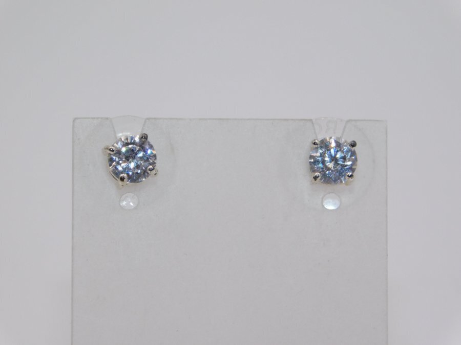 A766-VINTAGE PIERCED EARRINGS~SILVER TONE/SOLITAIRE STONE~STUD~1/4″~CLASSIC