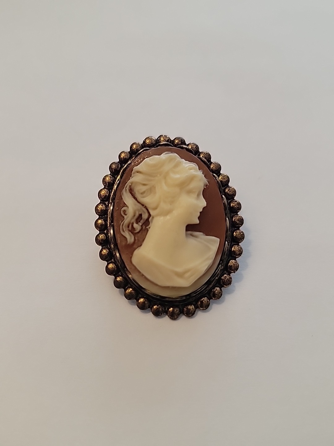 Vintage Cameo Brooch Pin