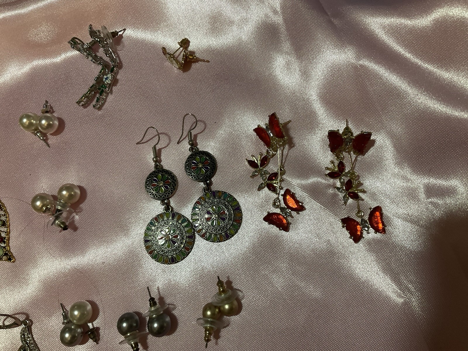 Women’s Fashion Costume Earrings Mixed Lot 15 pairs Multicolor Metal Imit Pearl