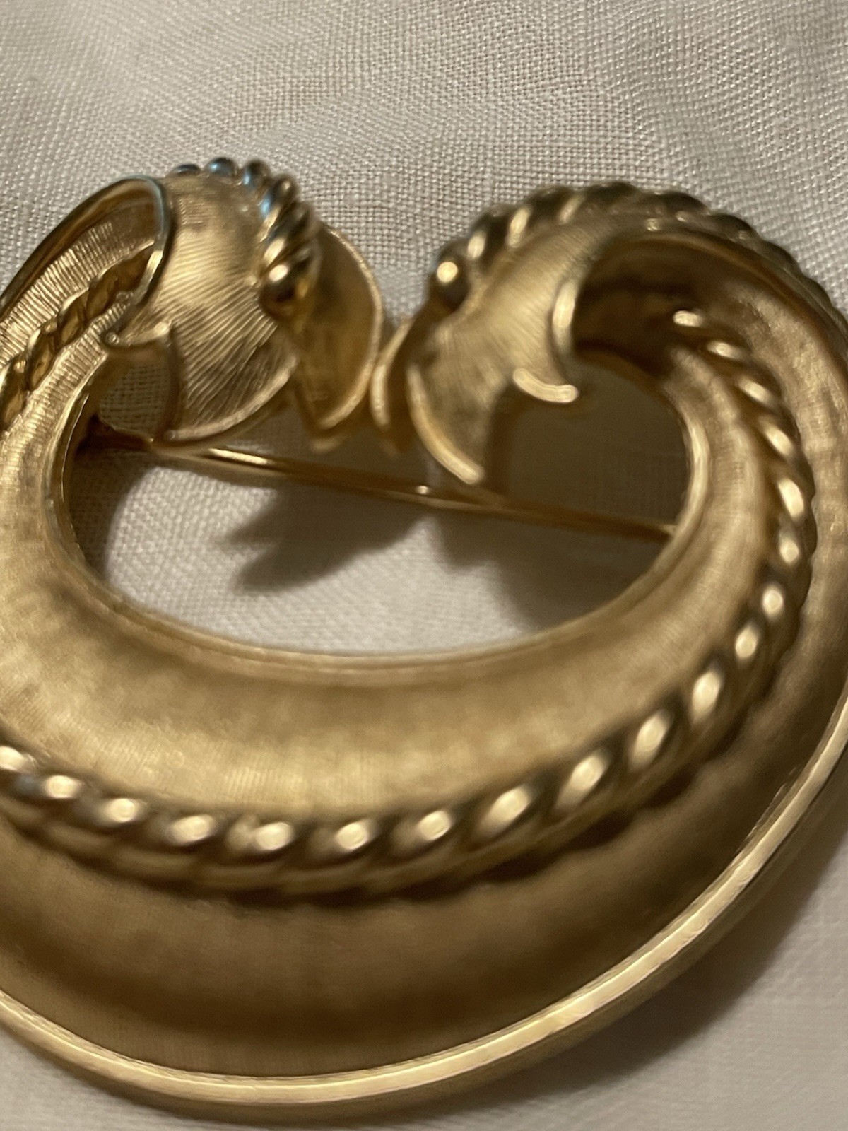 Vintage Crown Trifari Gold Tone Double Scroll Brooch Rope Detail Mid Century