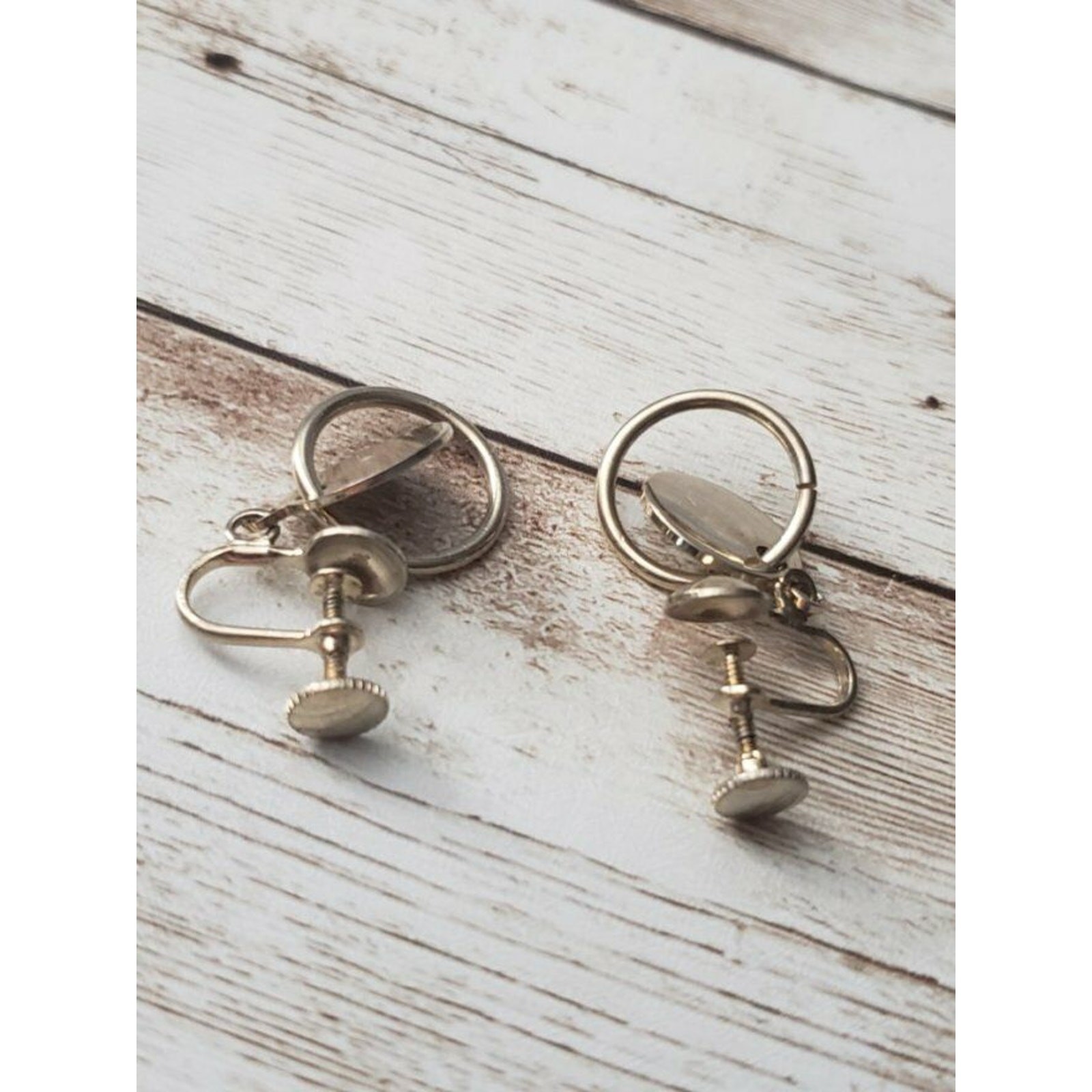 Vintage Screw On Earrings – Gold Tone Circle & Ring Dangle