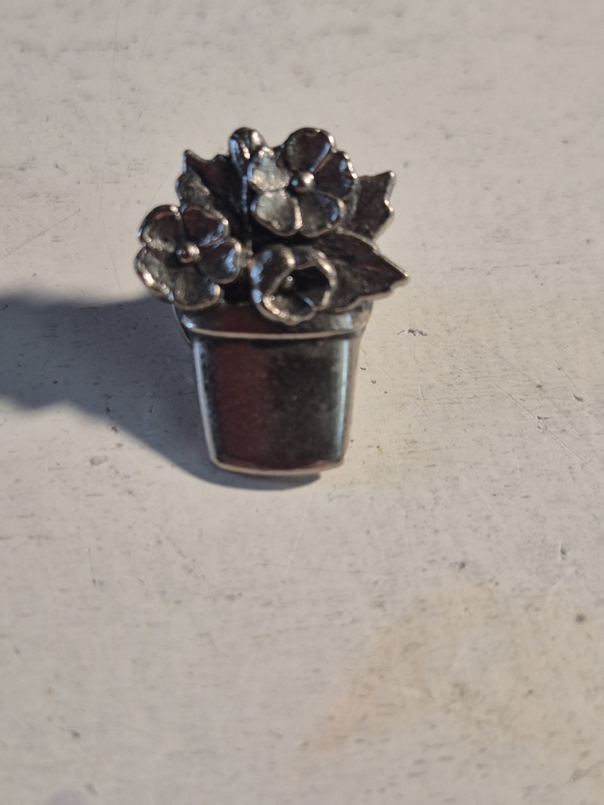 Flower Pot & Flowers Pin Gardening Plant Lover Gift Silver Tone P1