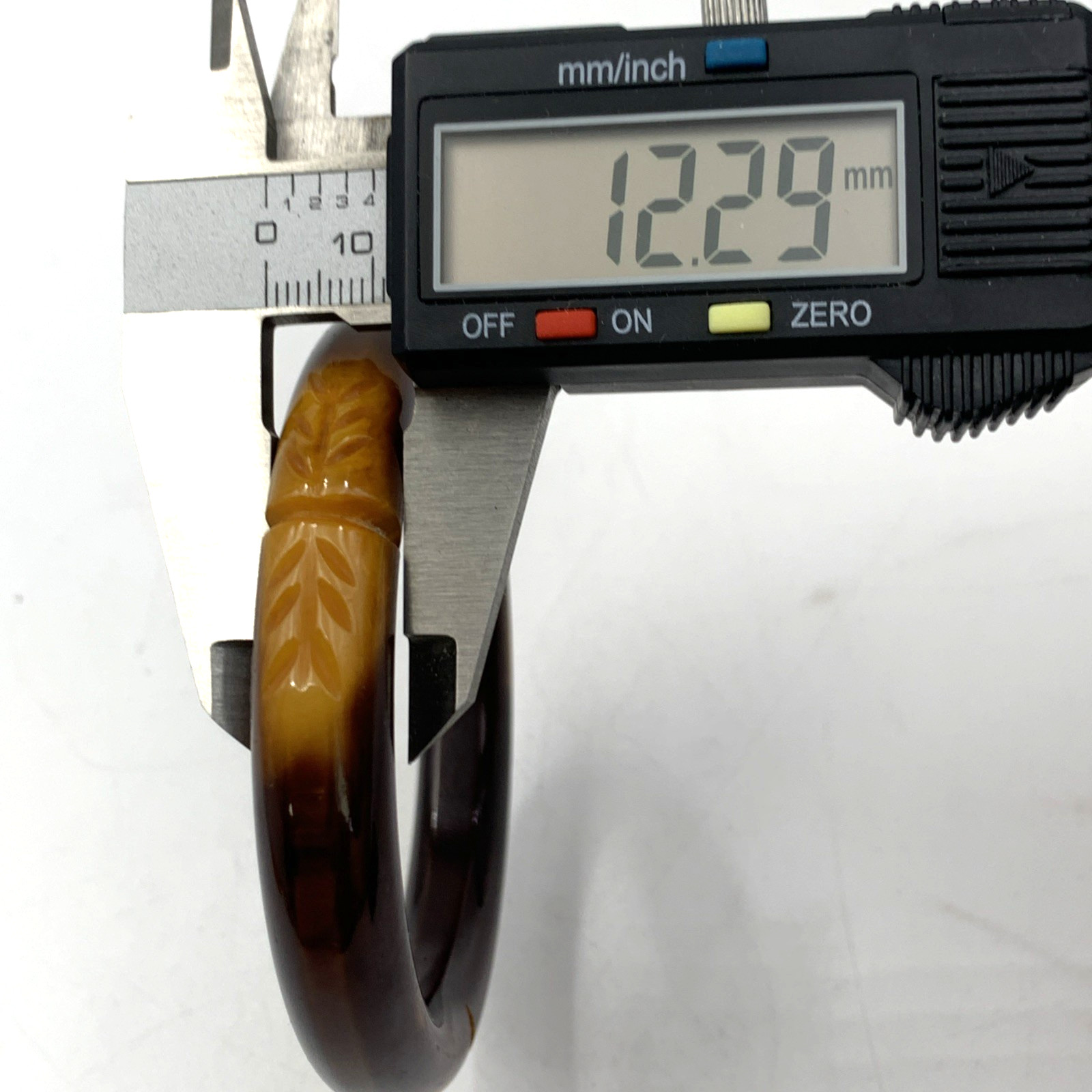 Carved BAKELITE Bangle Bracelet Vintage Brown Mottled Golden-Brown 32.2g