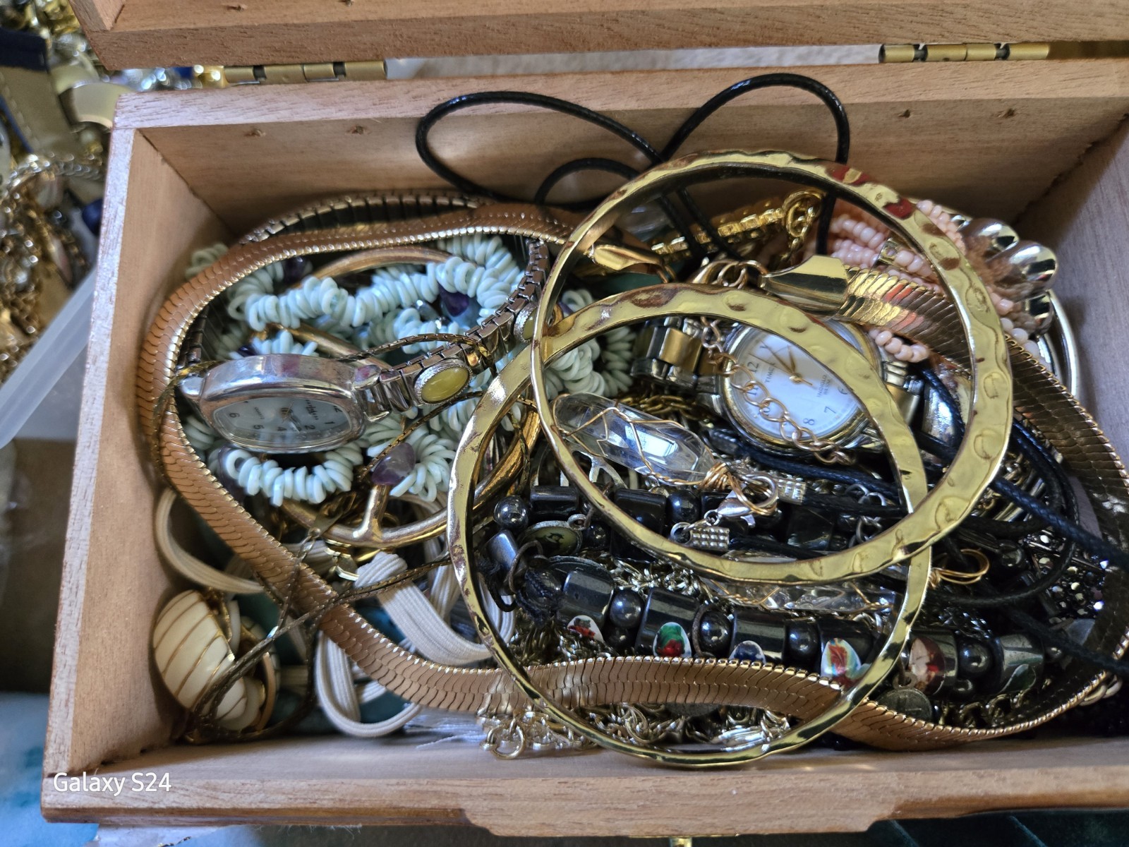 Mystery Jewelry Lot In A Vintage Cigar Box. VNG To Now.