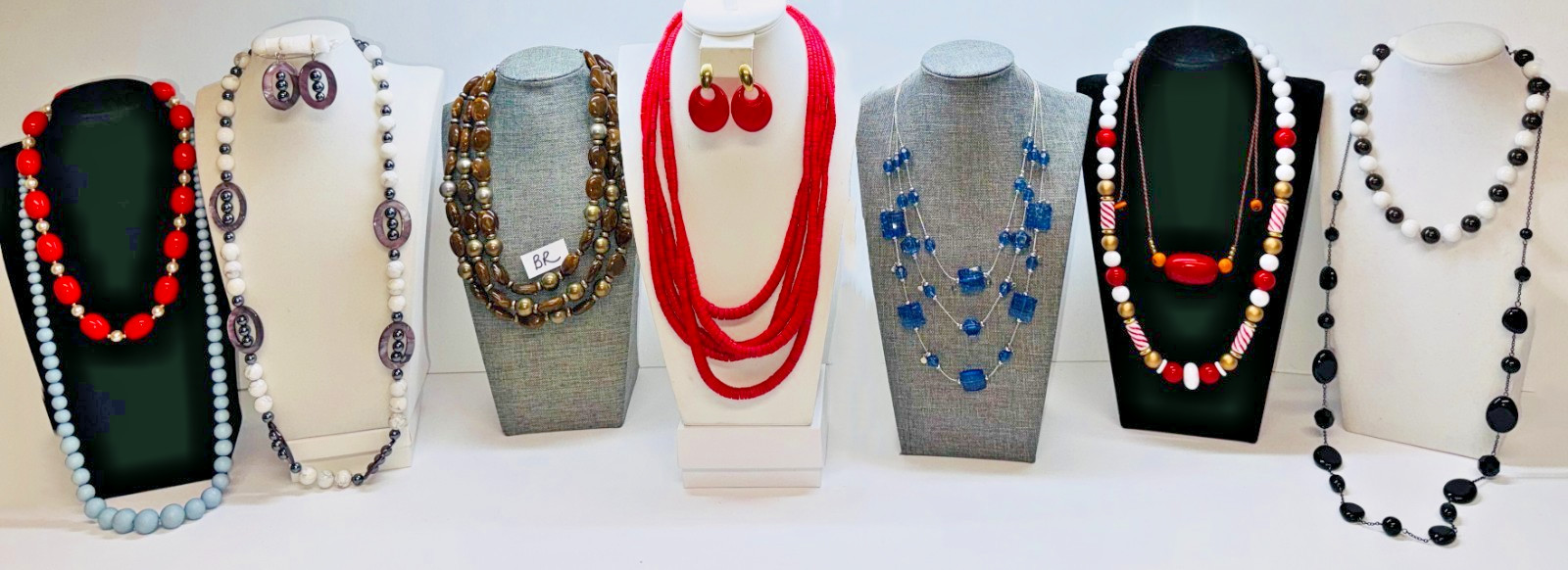 LOT-10 VINTAGE BIG CHUNKY COLORFUL BEAD NECKLACES–SHELL-WOOD-LUCITE-ART GLASS++