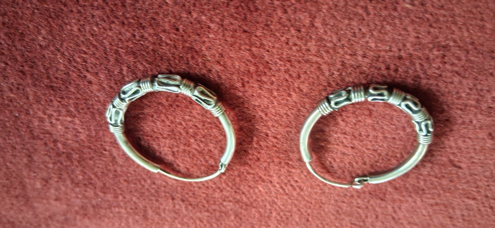 Vintage Sarda 925 silver Dragon Bone bangle bracelet and matching earrings.