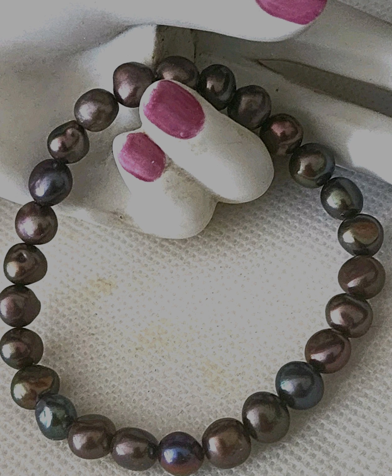 LUMINOUS PEARL BRACELET W./SHADES OF PURPLE, GREEN, BLUE & LAVENDER (Stretch)