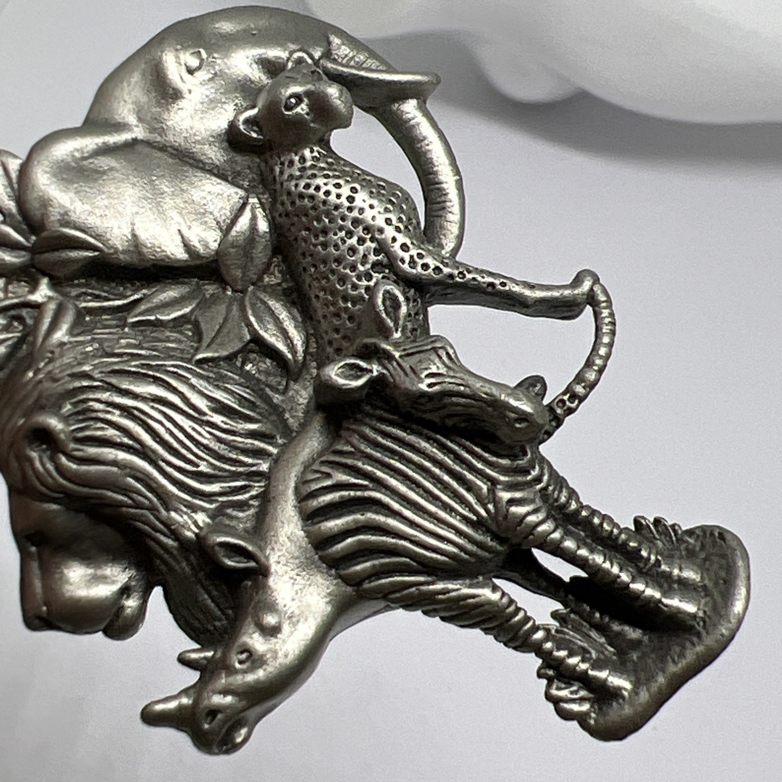 Animals Vintage Pewter Fable Brooch Pin Giraffe Zebra Lion Rhino Elephant Lion