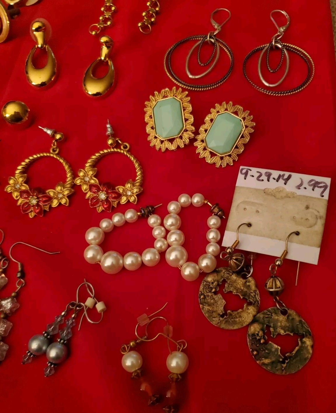 Vintage 37 Pair Of Fashion Earrings Multicolor Tones Types See Pictures