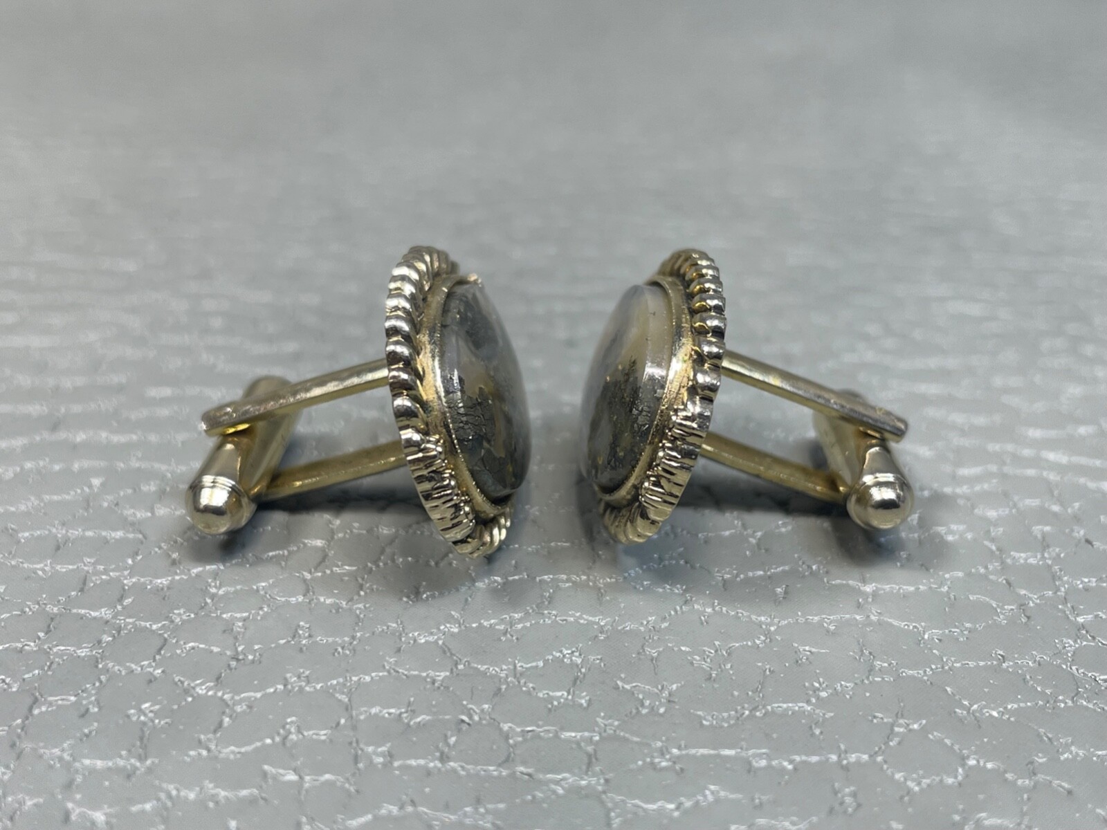 Vintage Agate Coiled Border Yellow Gold Plated Cuff Links