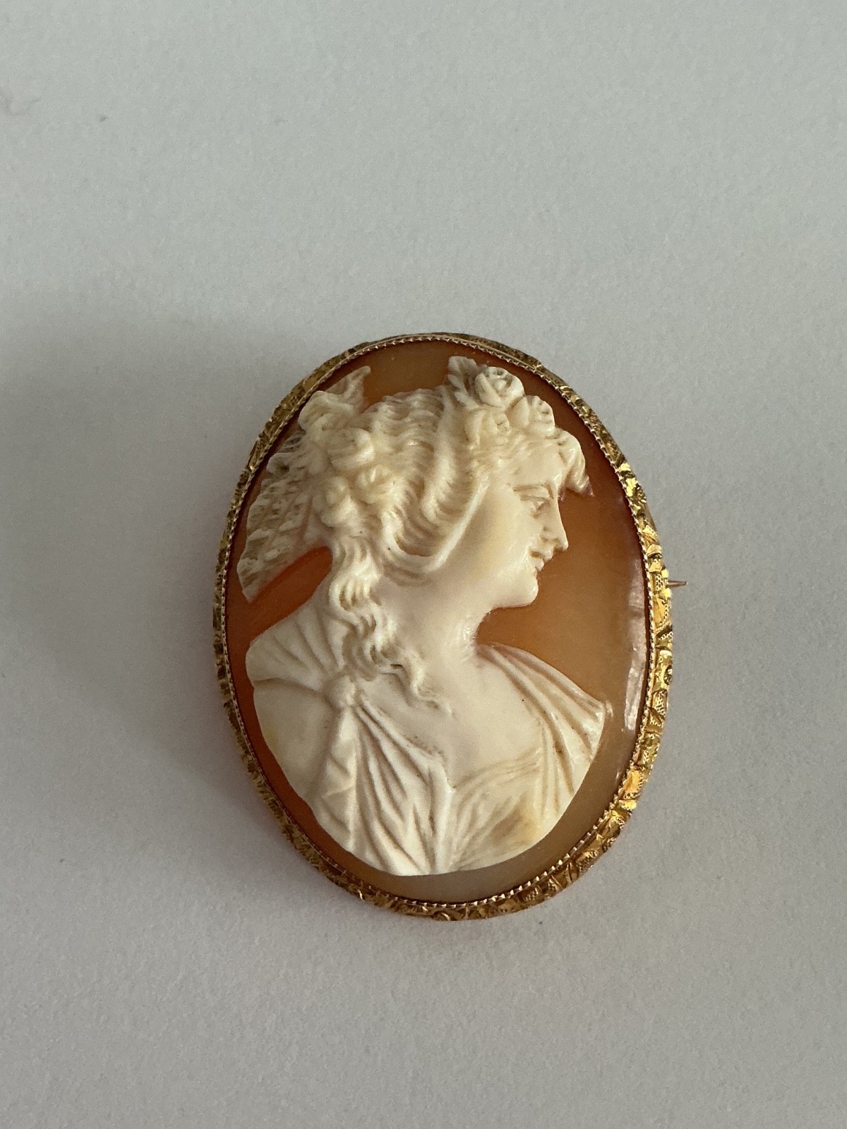 Large Antique Victorian 10K Yellow Gold Carved Shell Cameo Brooch 9.2 Grams DsVa